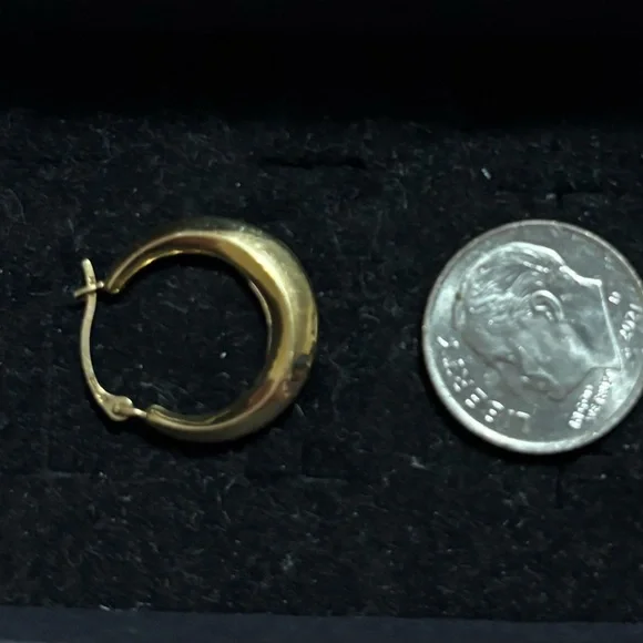 Stampd Gold Hoop Earrings - Picture 6 of 6